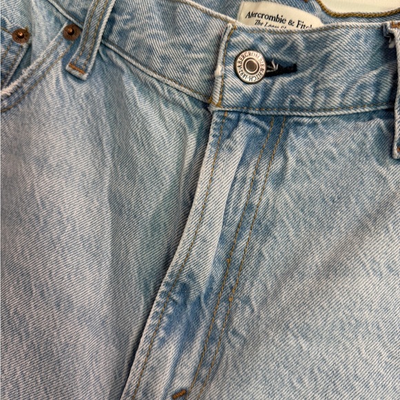 A&F The Loose Short High Rise - Picture 5 of 5